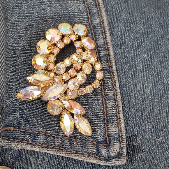 Vintage Statement Brooch Gold Tone with Aurora‎ Borealis Prong Set Stones Bling - Picture 11 of 14